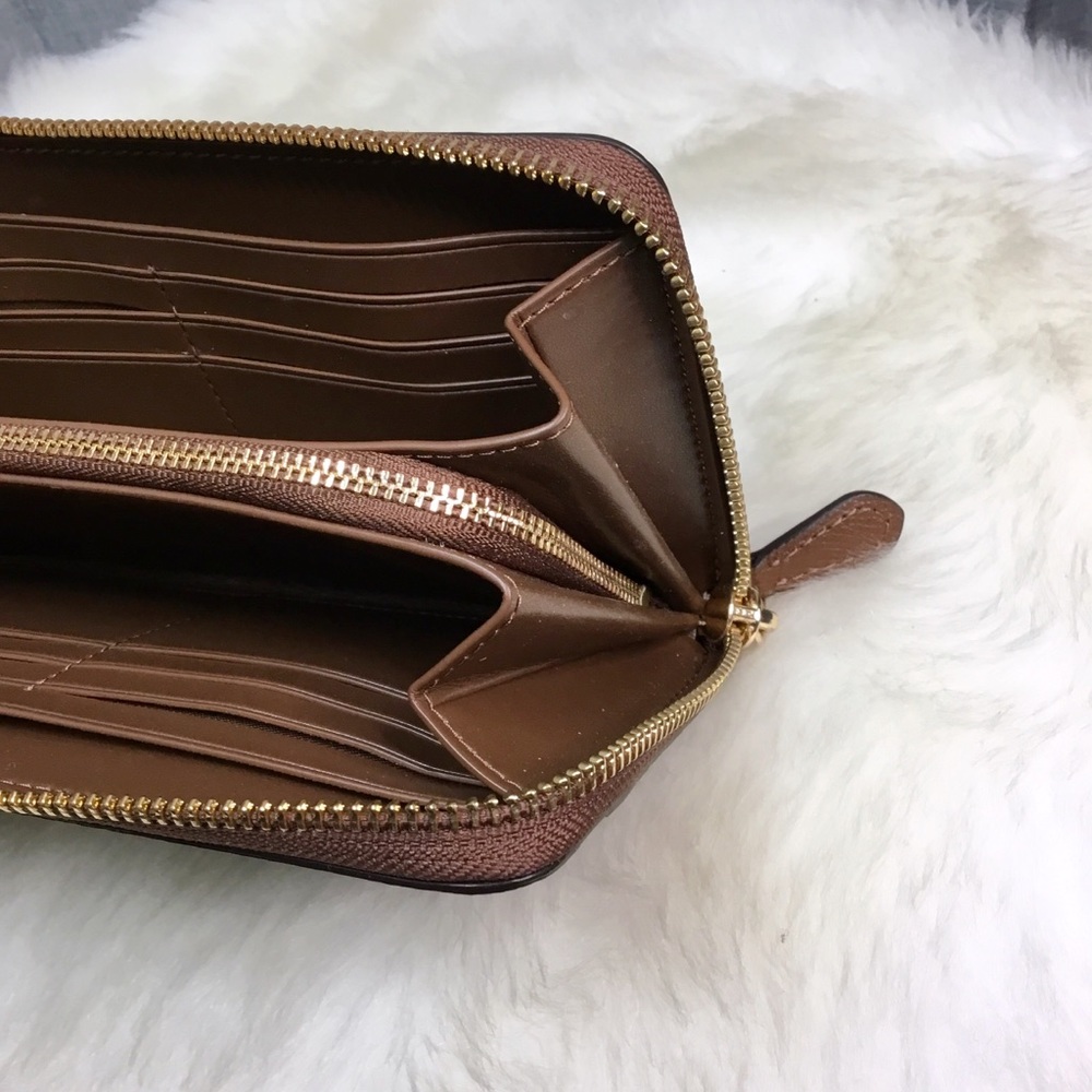 Coach Wallet - Picture 10 of 12